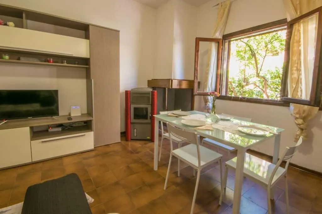 5 Minutes From The Seafront -Apartment & Garden Olbia Olaszország