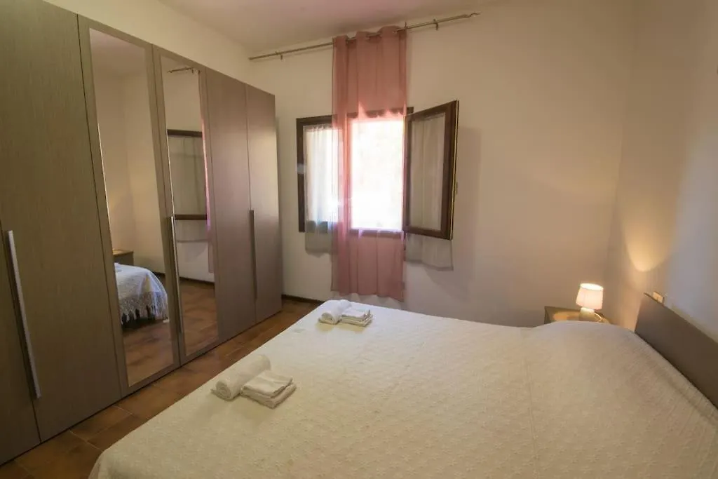 5 Minutes From The Seafront -Apartment & Garden Olbia 0*,  Olaszország