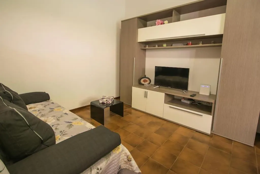 5 Minutes From The Seafront -Apartment & Garden Olbia